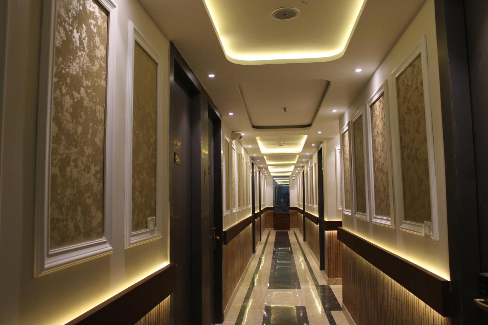 Hotel Gold Stone Κανπούρ Εξωτερικό φωτογραφία