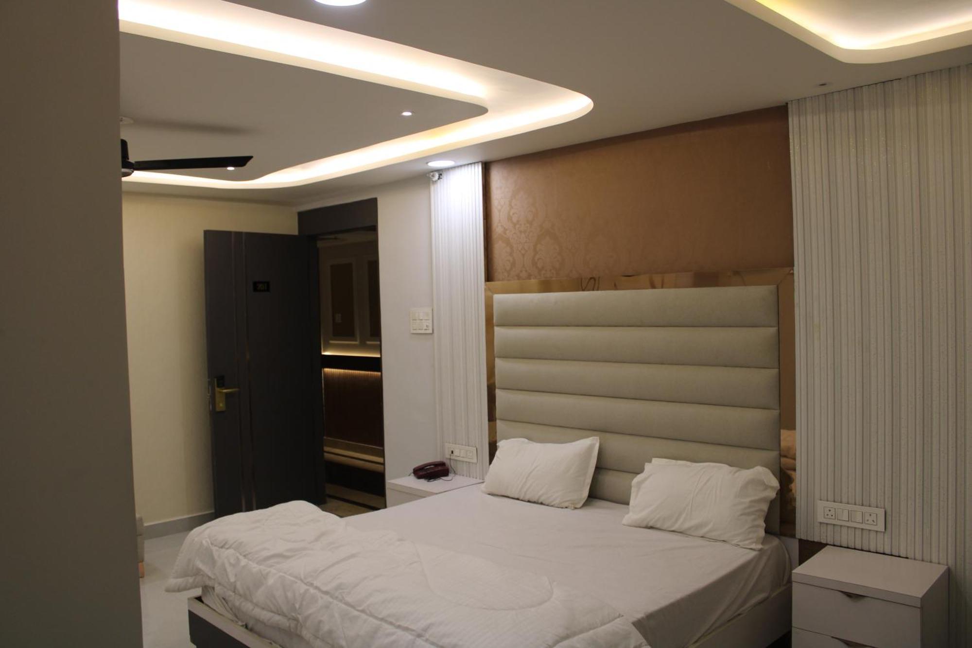 Hotel Gold Stone Κανπούρ Εξωτερικό φωτογραφία
