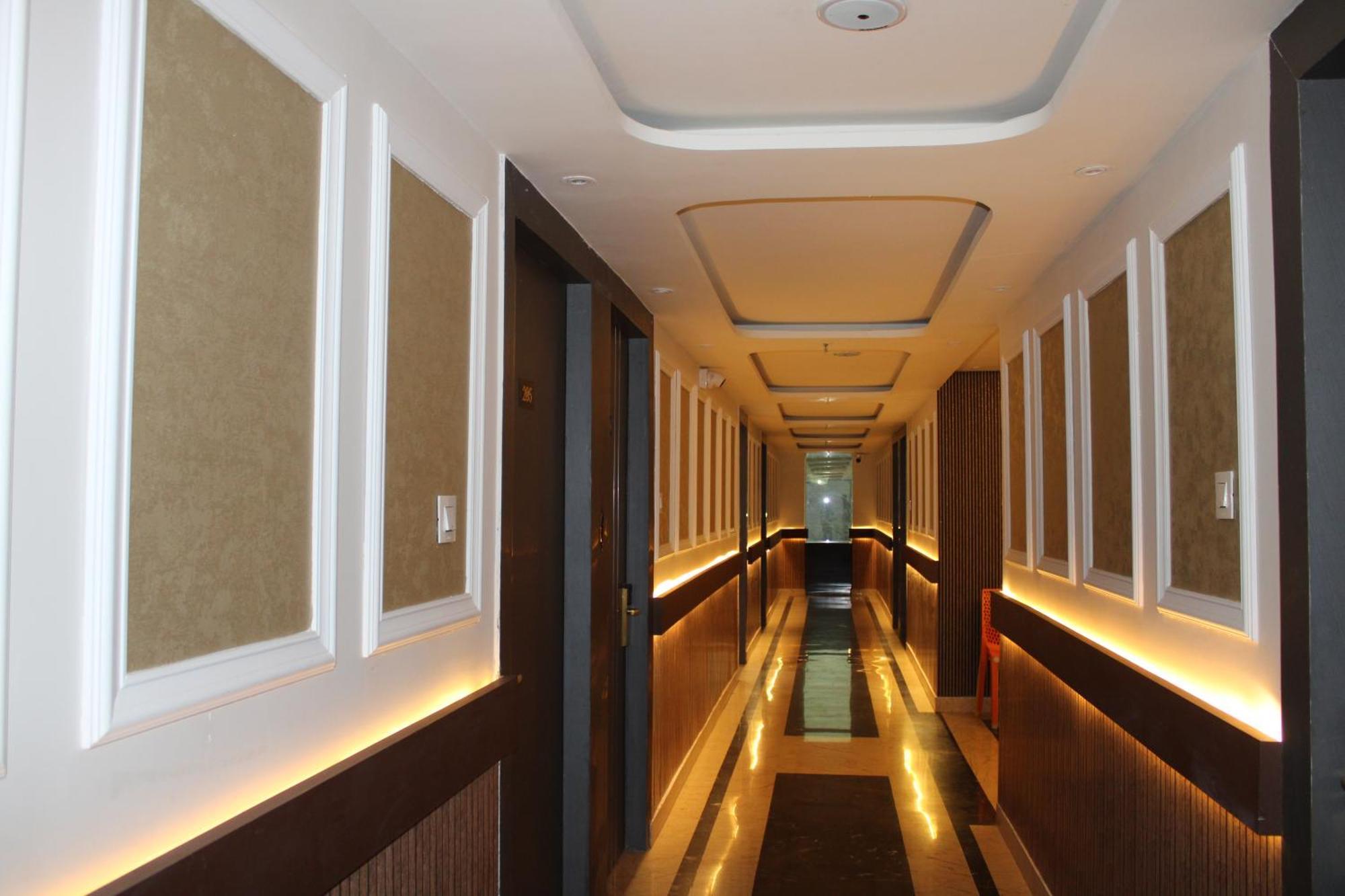 Hotel Gold Stone Κανπούρ Εξωτερικό φωτογραφία