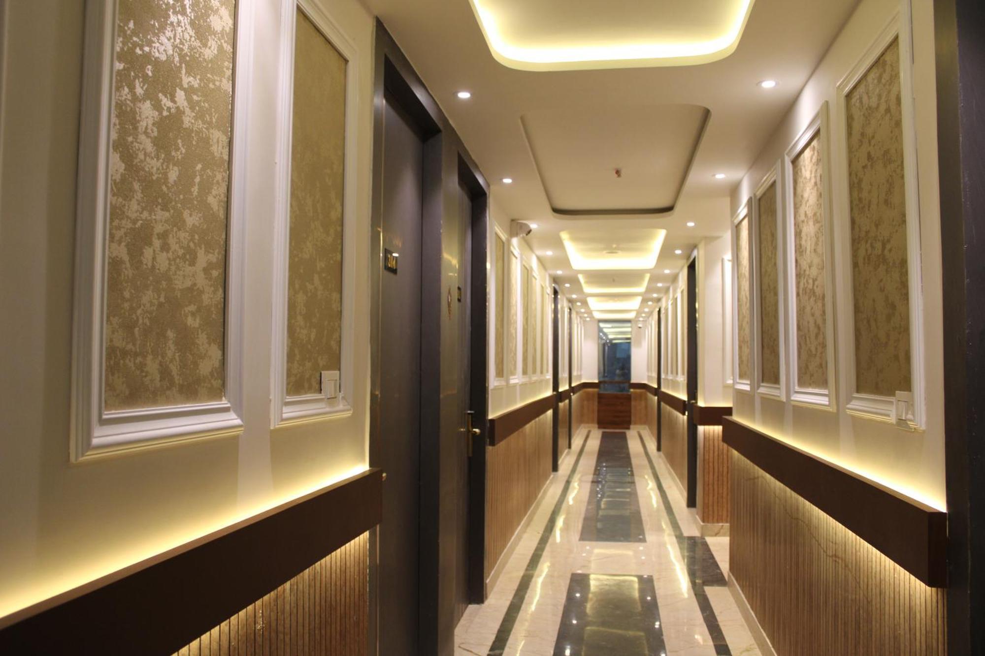 Hotel Gold Stone Κανπούρ Εξωτερικό φωτογραφία